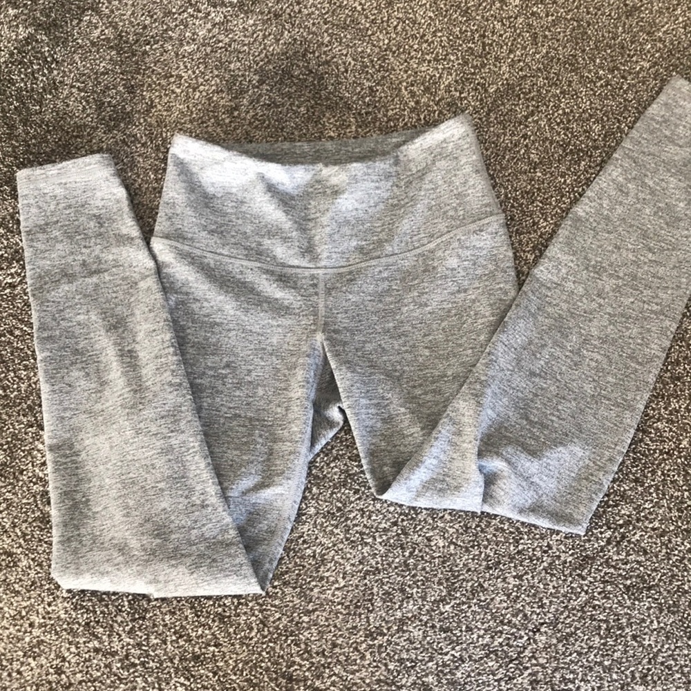 5/$25 Old navy go dry legging medium